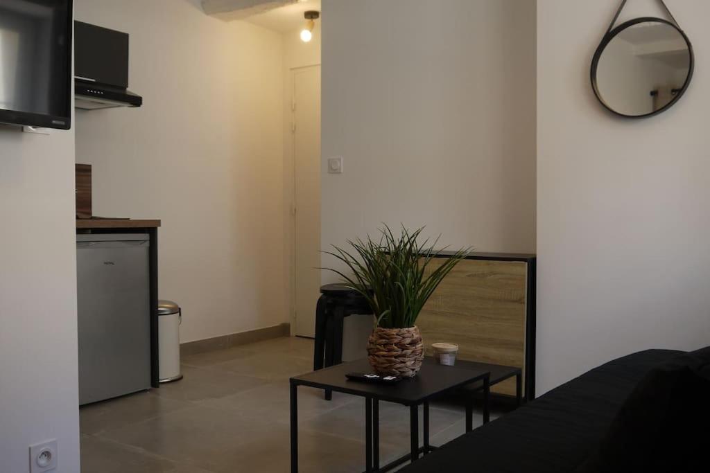 Apartament Petit Cocon Douillet Climatise Pour 2 Pers La Crau Zewnętrze zdjęcie