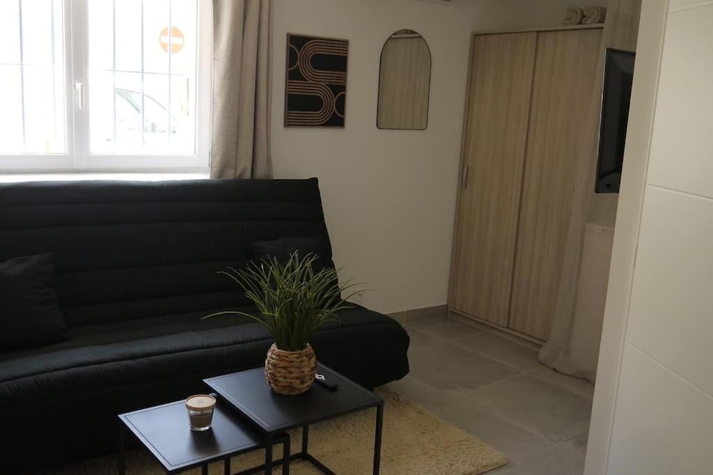 Apartament Petit Cocon Douillet Climatise Pour 2 Pers La Crau Zewnętrze zdjęcie