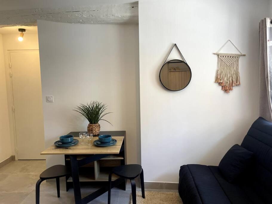 Apartament Petit Cocon Douillet Climatise Pour 2 Pers La Crau Zewnętrze zdjęcie