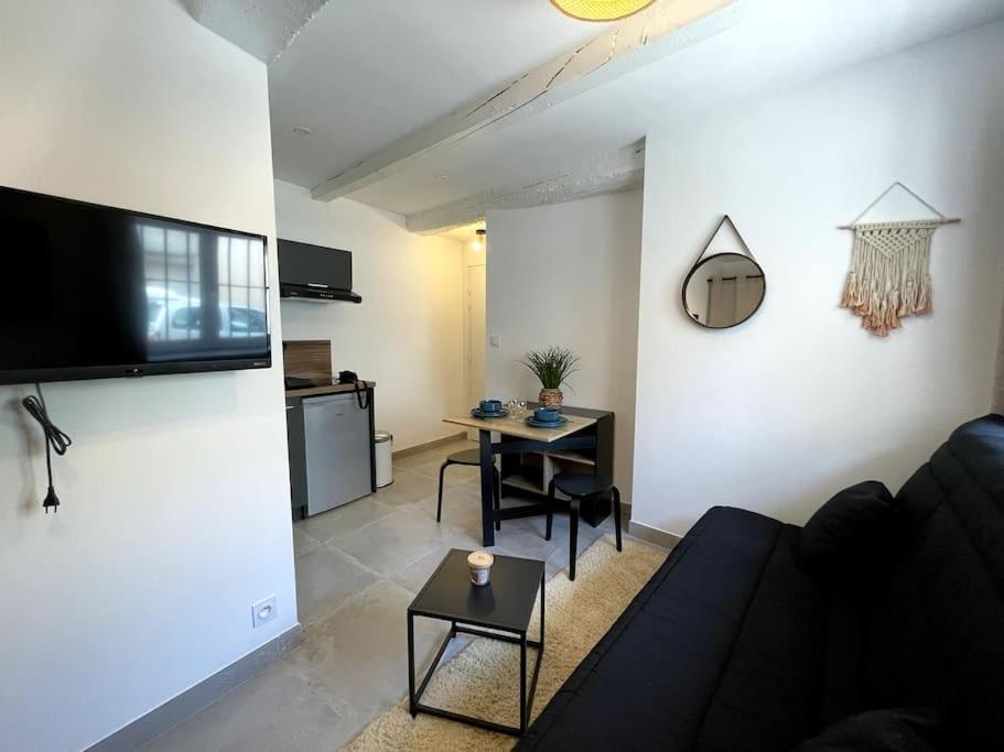 Apartament Petit Cocon Douillet Climatise Pour 2 Pers La Crau Zewnętrze zdjęcie